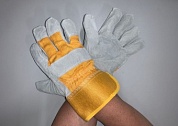 Купить оптом 12.02.2023.+++++Перчатки спилковые комбинированные серые ТРАЛ ЛЮКС, от производителя, с доставкой